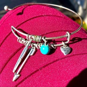 Cute arrowhead bracelet